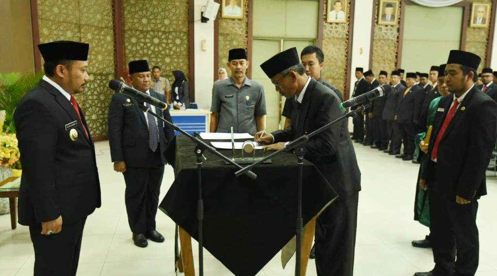 Plt Bupati Kampar Melantik dan Mengambil Sumpah Pejabat Fungsional