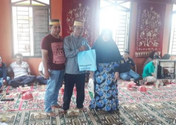 FPSS  Gelar Goro dan Bagi Sembako di Rumah Adat Bugis-Makasar Senggarang