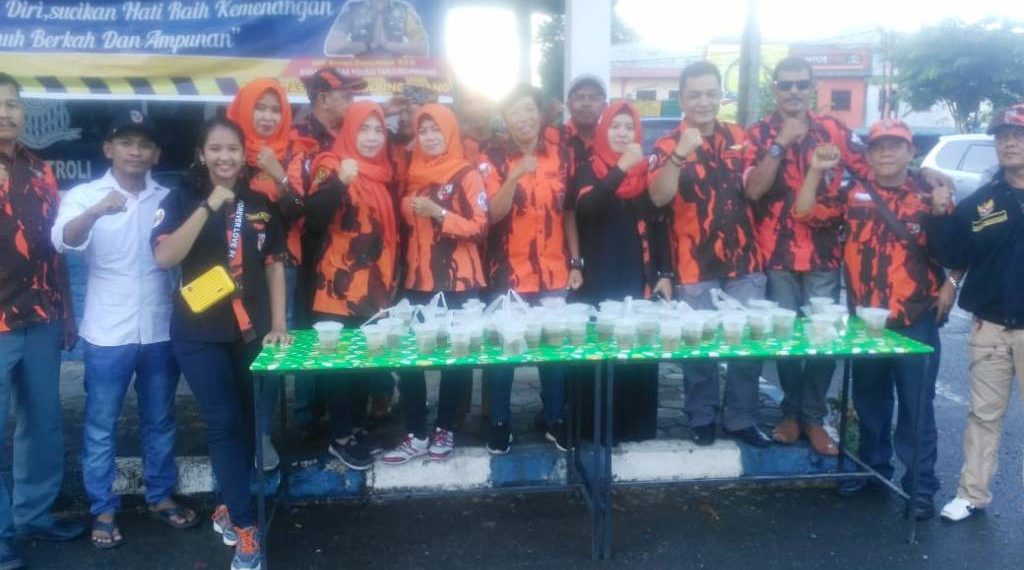 PAC Pemuda Pancasila Tanjungpinang Timur Berbagi Tak’jil