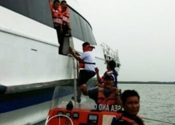 Basarnas Berhasil Evakuasi 40 Penumpang MV Indra Bupala