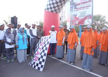 Gerak Jalan Proklamasi 8 dan 17 KM Berlangsung Meriah