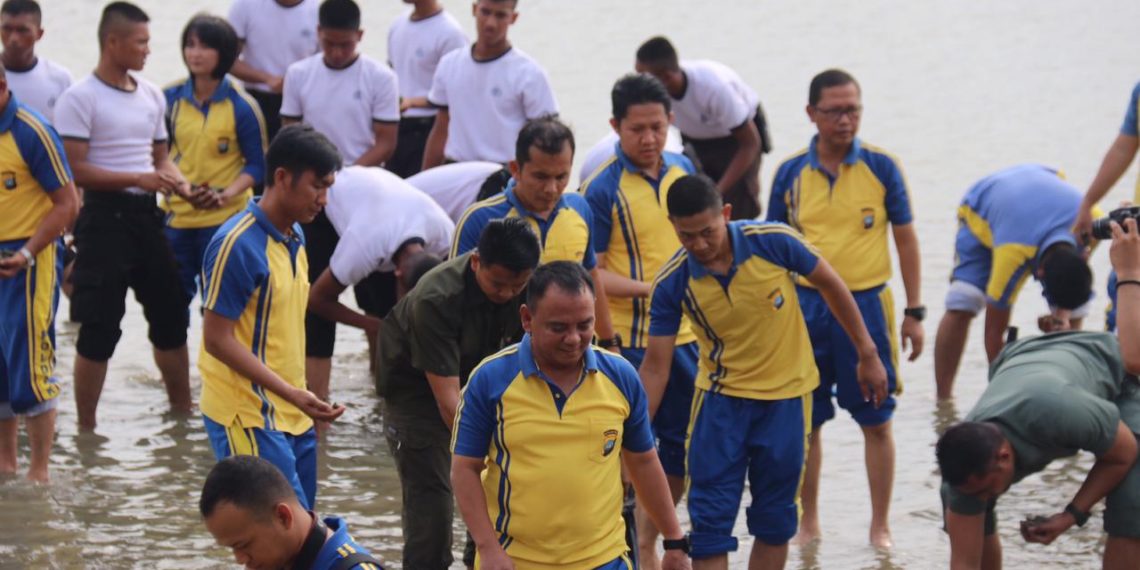 Polda Kepri Gelar Karya Bhakti dalam Rangka Peringatan HUT Kemerdekaan Republik Indonesia Ke-74