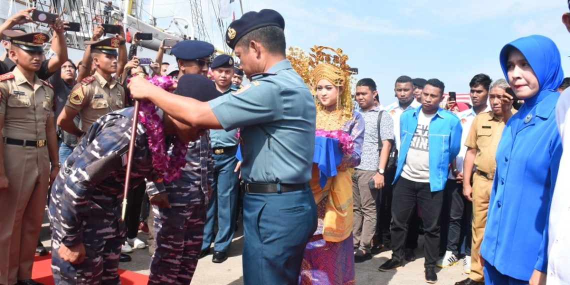Kedatangan KRI Bima Suci ke Batam Disambut Danlantamal IV