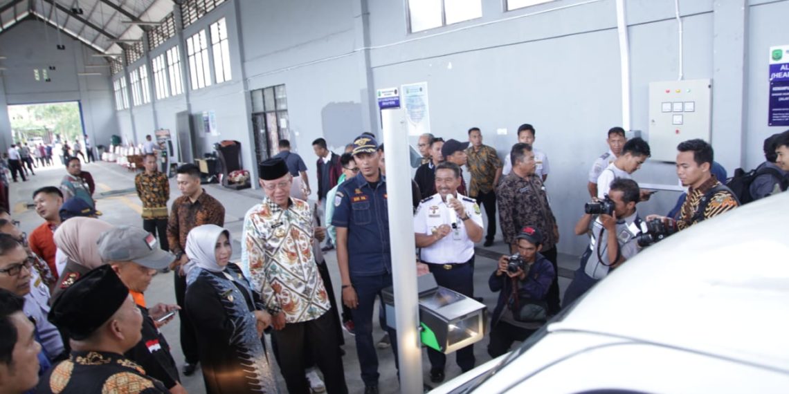 Walikota Launching Pengujian Kendaraan Bermotor dan Penyerahan Akta Kelahiran serta KIA