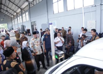 Walikota Launching Pengujian Kendaraan Bermotor dan Penyerahan Akta Kelahiran serta KIA