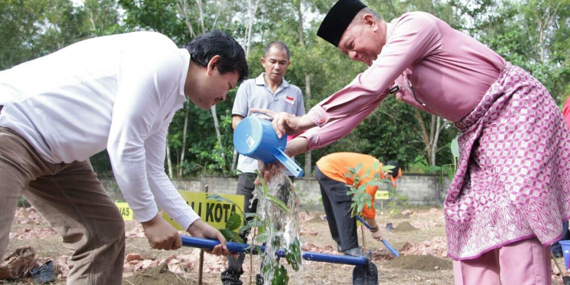 Peduli Lingkungan, Mari Tanam Pohon