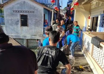 Jelang Imlek, Warga Kemboja Gelar Gotong Royong
