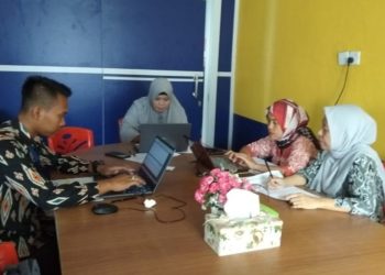 Tim Dinsos Bintan Lakukan Verivali Data Penerima BPJS APBN dan APBD