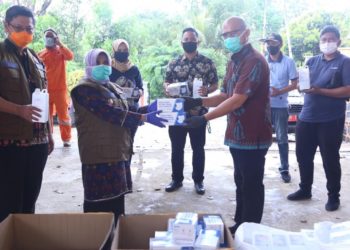 Pemko Bagikan Masker dan Hand Sanitizer Kepada Masyarakat