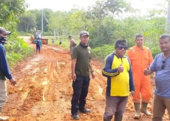 Berkat Prakarsa Dua Camat, Jalan Sepanjang 14 Km Selesai Dibangun dengan Goro