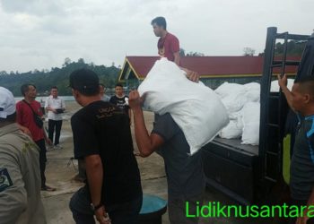 Pembina Utama Bagi 300 Paket Sembako, Ini Paparan Korwil HI-MR Lingga
