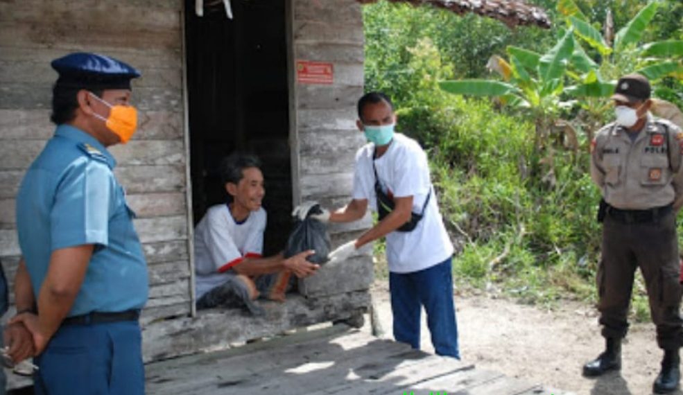 Perwakilan HI-MR Korwil Selayar Bagikan Sembako Bantuan Pembina Utama ke-Masyarakat Tidak Mampu