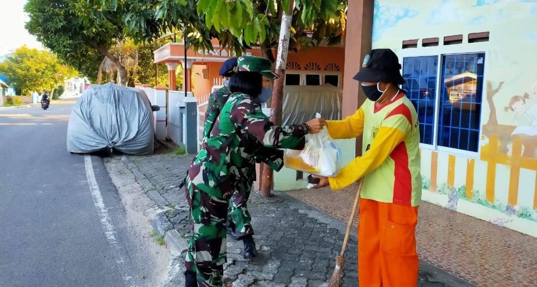 Peduli Covid-19, Kowal Tanjungpinang Berbagi Masker, Hand Sanitizer, dan Sembako