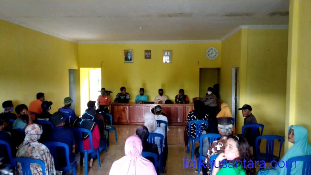 Camat Selayar Hadiri Kegiatan Pembagian BLT Warga Desa Penuba Timur