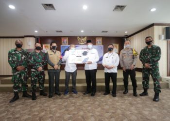 Isdianto Kembali Terima Bantuan Sejuta Masker