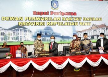 Plt. Gubernur Kepri Sampaikan Ranperda LKPJ