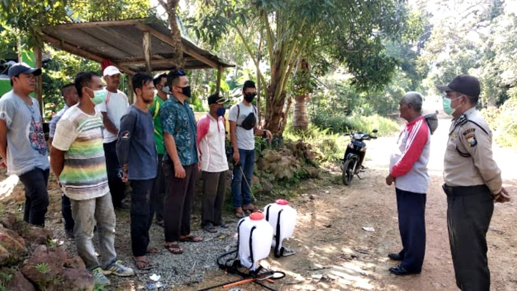 Dukung Pelaksanaan New Normal, Kecamatan Selayar Lakukan Sterilisasi Penyemprotan Desinfektan