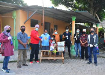 Tim Posko Lakukan Trauma Healing Kepada Yasmin di Nongsa