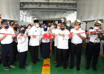 Arif Resmikan Pelayaran Perdana Roro KMP Bahtera Nusantara 01
