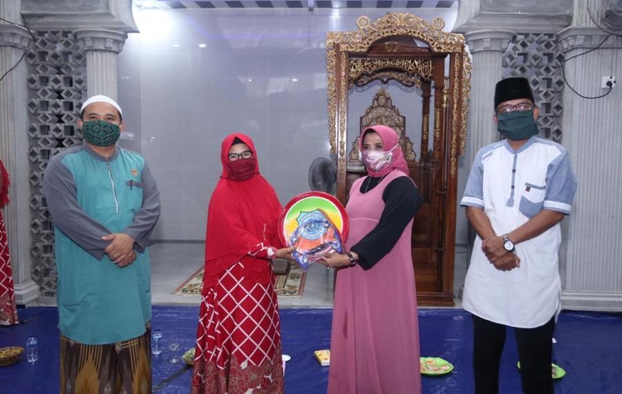 Rahma Serahkan Bantuan Kompang Kepada BKMT AL- Hussein