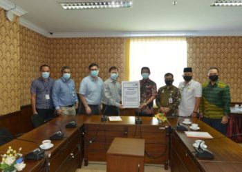 Kepri Terima Bantuan APD dari Amtek dan Paxocean