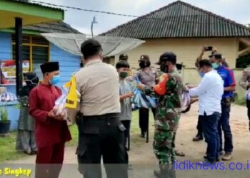 Bukan Hanya Gelar Bakti Sosial, Polres Lingga dan AJOI Juga Berbagi Sembako dan Masker