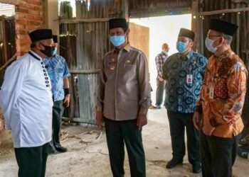 Isdianto Tinjau Pembangunan Rumah Tahfiz dan Khitanan Massal