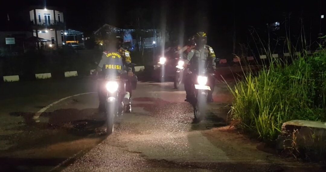 Jelang Pilkada, Kapolsek Tanjungpinang Timur Patroli Dialogis, Sambangi Poskamling Bersama Bhabinkamtibmas