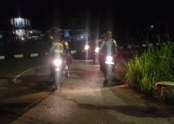 Jelang Pilkada, Kapolsek Tanjungpinang Timur Patroli Dialogis, Sambangi Poskamling Bersama Bhabinkamtibmas