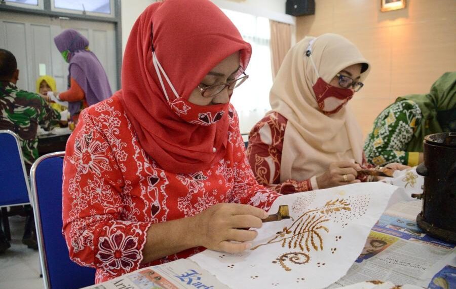 Ketua dan Pengurus Korcab IV DJA I Ikuti Pelatihan Membatik