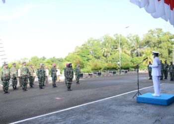 13 Perwira Lantamal IV dan 8 PNS Sederajat Resmi Sandang Pangkat Baru