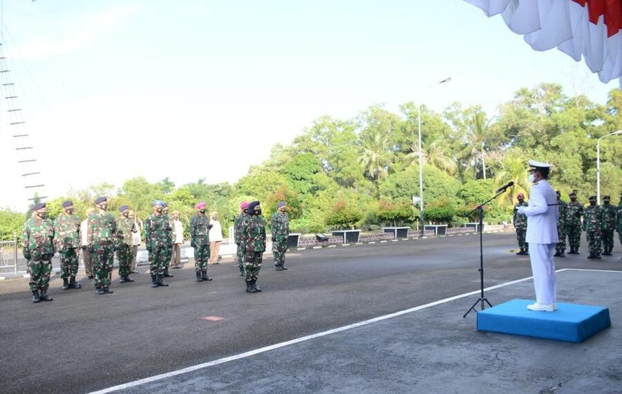 13 Perwira Lantamal IV dan 8 PNS Sederajat Resmi Sandang Pangkat Baru