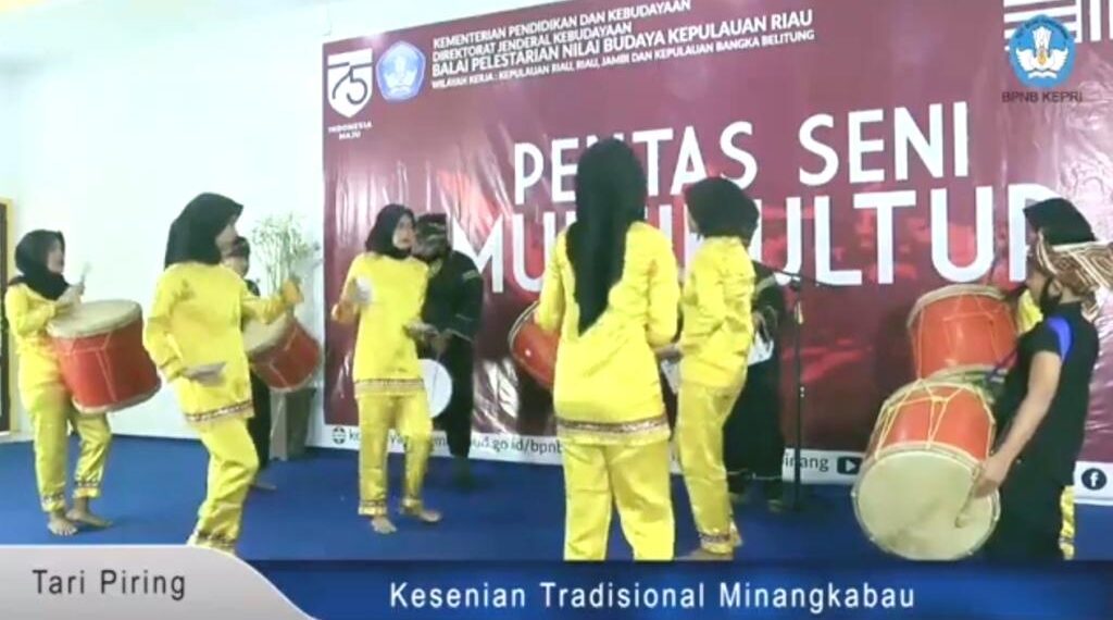 Kesenian Tambua dan Tari Piring, Ikut Meriahkan Pentas Seni Multikultur BPNB Kepri
