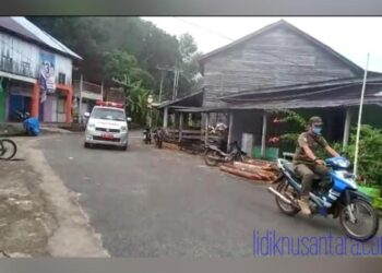 Cegah Penularan Covid-19, Petugas Puskesmas Penuba Gunakan Ambulance Menyosialisasikan 3M