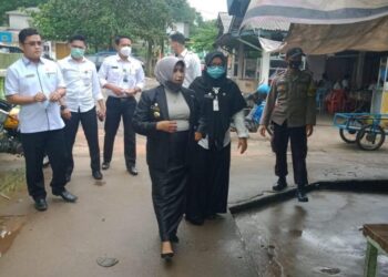 Kunjungi Warga Terdampak Banjir, Rahma Imbau Agar Selalu Waspada