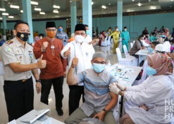 Jelang Ramadhan, Imam Hingga Pengurus Masjid Divaksin