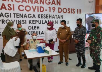 Sebanyak 11.556 Nakes Kepri Disuntik Vaksin Ketiga