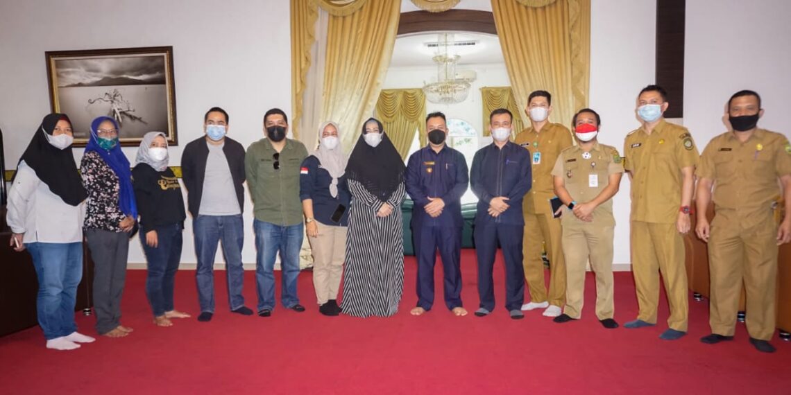 Bersama Dinas Perkim Provinsi, Nizar Bahas Rencana Rehab Perumahan Suku Laut