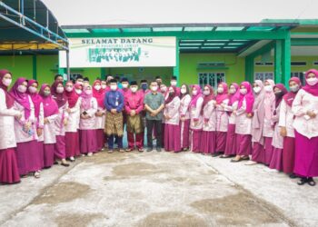 Pemkab Lingga Serahkan Ambulans Ke Puskesmas Resan dan Lanjut