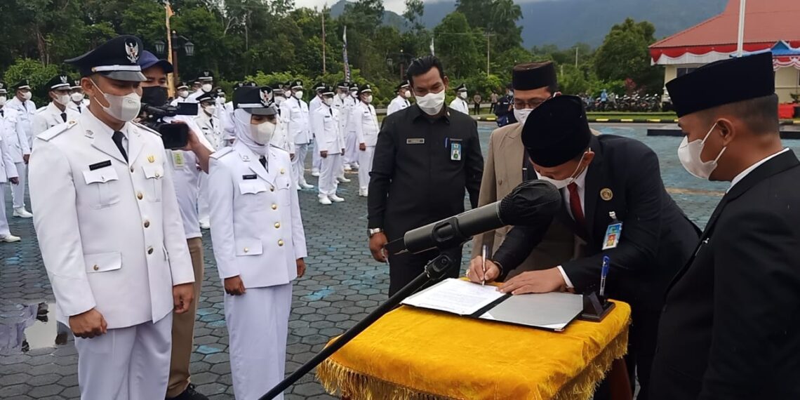 Ini Pesan Bupati Lingga Kepada 75 Kades Terpilih