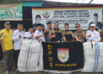 Sinergitas DPD IKM dan PEKAT-IB Jakarta Selatan Beri Bantuan Kemanusiaan Bencana Alam