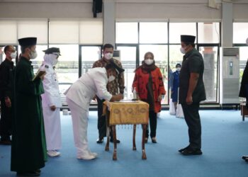 Bupati Bintan Lantik Kades Terpilih Hasil Pilkades Serentak 2021