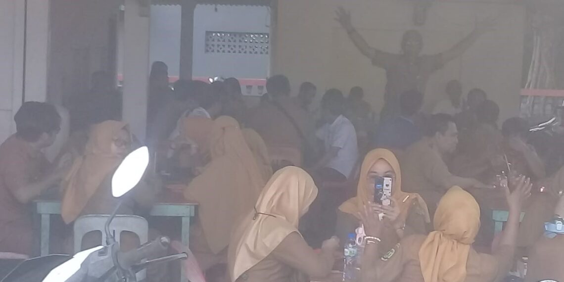 ASN Pemko yang Ngopi di Jam Kerja dan Lambaikan Tangan ke Media Kini Diproses