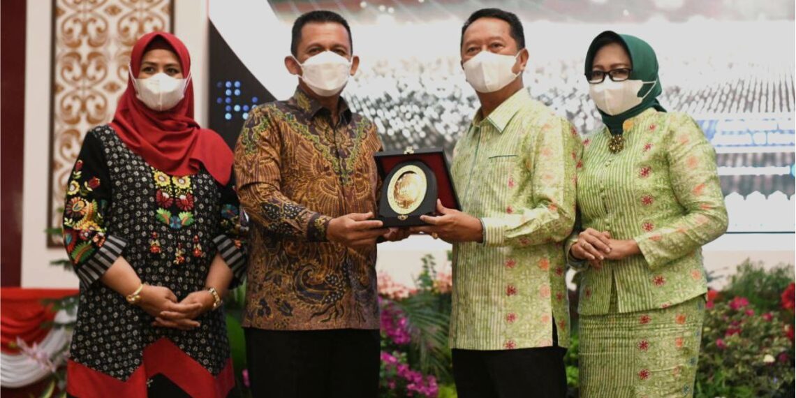 Gubernur Ansar Hadiri Pisah Sambut Kajati Kepri