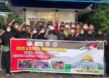 OSIS dan Agen Anti Perundungan SMKN 6 Batam Gelar Takjil on the Road dan Aksi Galang Dana untuk Palestina