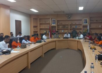 Gubernur Kepri Tak Ada di Tempat, Sekda Provinsi Kepri Terima Tuntutan Buruh