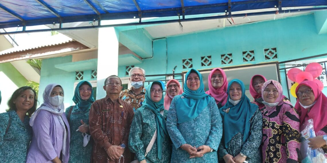 Ketua TP PKK Kepri Kunjungi Posyandu Dahlia Indah Barek Motor Kijang
