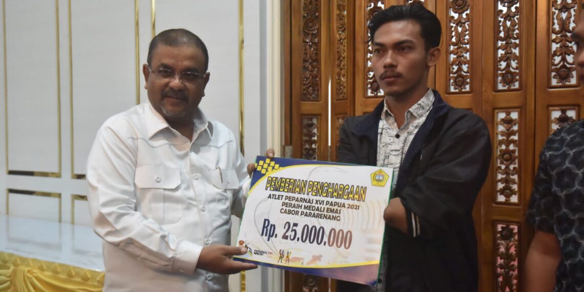 Bupati Karimun Beri Bonus Bagi Atlet Peraih Medali PON dan Peparnas Papua