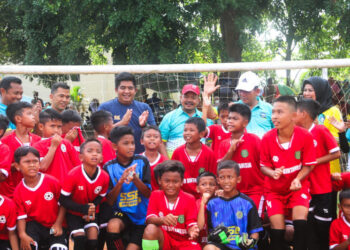 Rangkulan Hangat Roby, Beri Harapan Besar Bagi Anak-anak Bintan