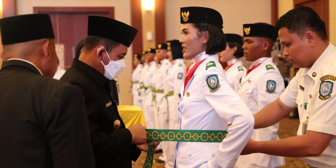 Dikukuhkan Gubernur, Paskibraka Kepri Siap Kibar Bendera Pusaka